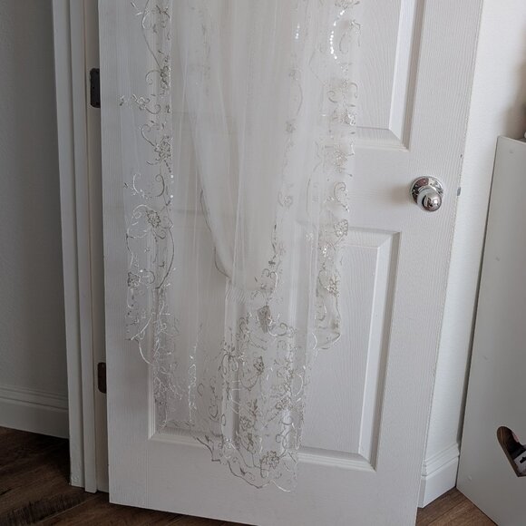 NWT! Bel Aire Bridal - Cathedral Veil - Style #V7195C - Never Used! - Picture 4 of 7